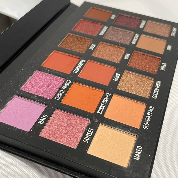 KAB Cosmetics Day & Night makeup palette NEW Never Used! - Picture 5 of 5